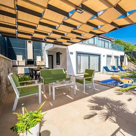 Hotel Kalkanda 6 Kisilik Lueks Tatil Villasi 4*