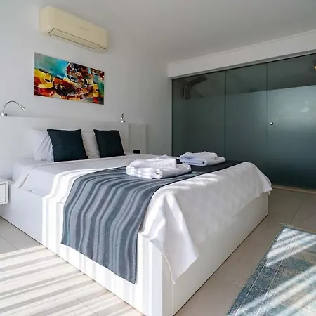Kalkanda 6 Kisilik Lueks Tatil Villasi Kas