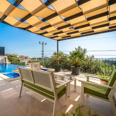 Kalkanda 6 Kisilik Lueks Tatil Villasi Kas