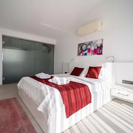Kalkanda 6 Kisilik Lueks Tatil Villasi Hotel 4*