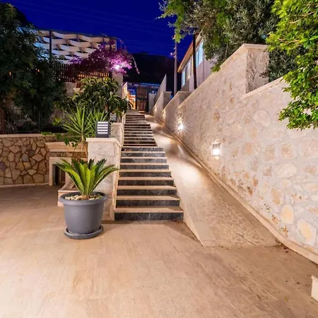 Kalkanda 6 Kisilik Lueks Tatil Villasi Hotel
